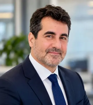 Dr. Császár Mátyás portréja